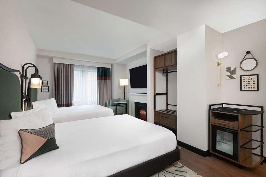 Pennyweight Hotel Boston, Curio Collection By Hilton Bilik gambar